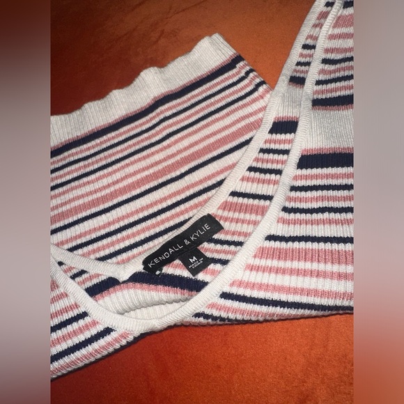 Kendall & Kylie M V-Neck Cream and Pink and Navy Striped Ribbed Knit Crop Tank - Picture 4 of 4